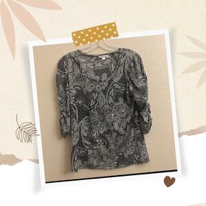 🖤🌺Erin London Black and White with a unique design!! Size Small!